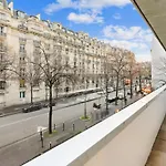 Eiffel Tower View - 3B - High-End Apartment